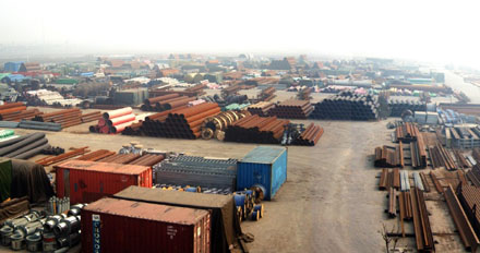 臨港 堆場(chǎng).jpg